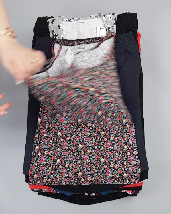 Фотография  831 - Летний микс CALZEDONIA, 50 шт, ЛОТ №4073 оптом в Махачкале и Дагестане