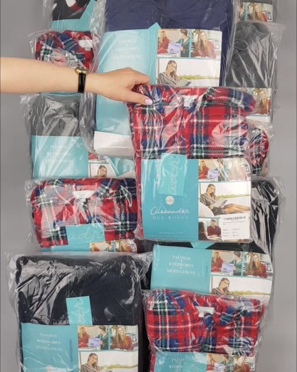 Фотография  883 - Халаты, комбинезоны (семейный) СТОК CAN#10 кг, ЛОТ №4451 оптом в Махачкале и Дагестане