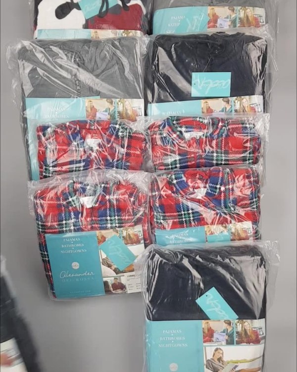 Фотография  851 - Халаты, комбинезоны (семейный) СТОК CAN#10 кг, ЛОТ №4452 оптом в Махачкале и Дагестане