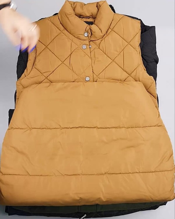 Фотография  973 - Верхняя одежда Дания#10,1 кг ЛОТ №6909 оптом в Махачкале и Дагестане