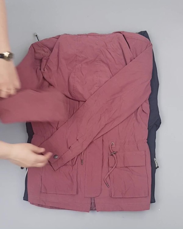 Фотография  946 - А 92602 Ветровки женские (Light Zipper jackets)#25 кг оптом в Махачкале и Дагестане