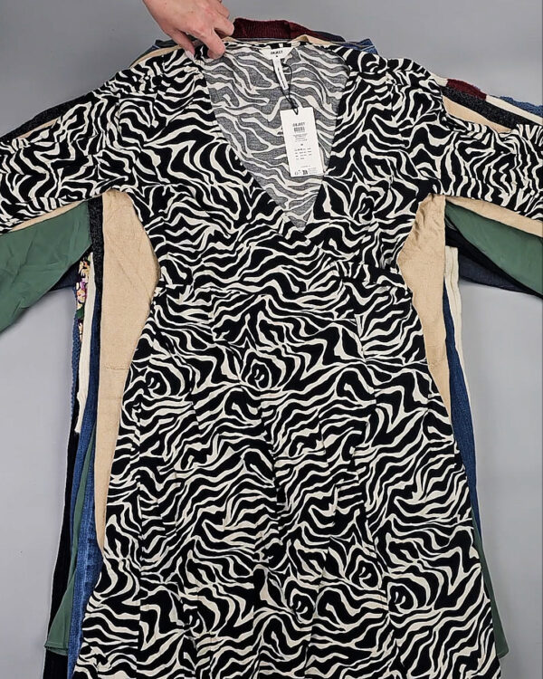 Фотография  599 - ДАНИЯ Winter mix 24#15 кг, ЛОТ СТ-10087 оптом в Махачкале и Дагестане