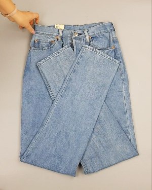 Фотография  953 - Джинсы LEVIS муж #7,7 кг, ЛОТ №7017 оптом в Махачкале и Дагестане