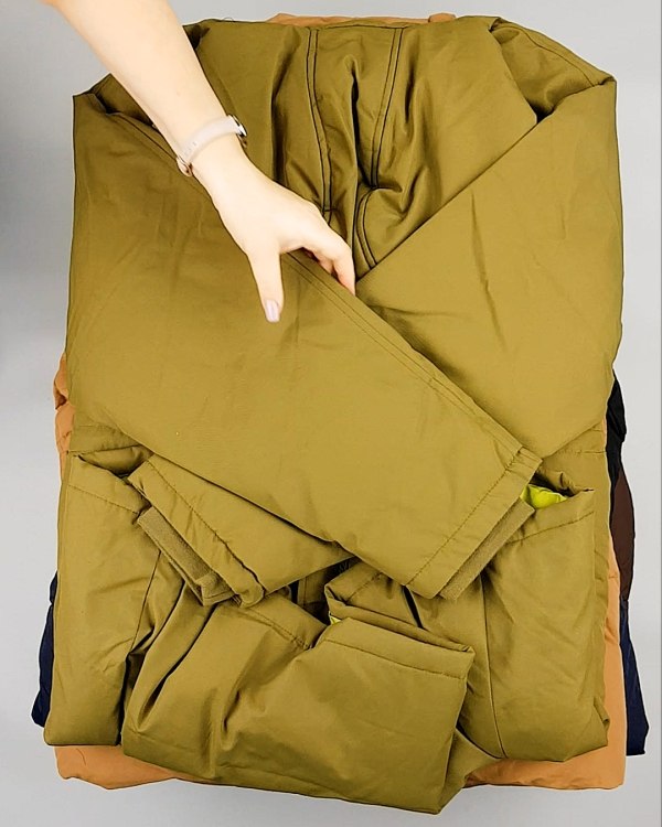 Фотография  541 - Верхняя одежда Дания#9,9 кг, ЛОТ №7057 оптом в Махачкале и Дагестане