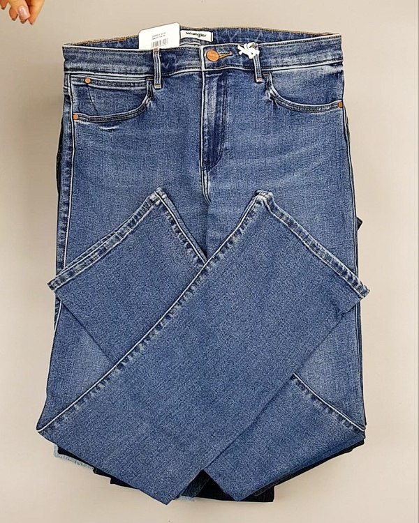 Фотография  607 - Джинсы WRANGLER м/ж#8,1 кг, ЛОТ №7011 оптом в Махачкале и Дагестане