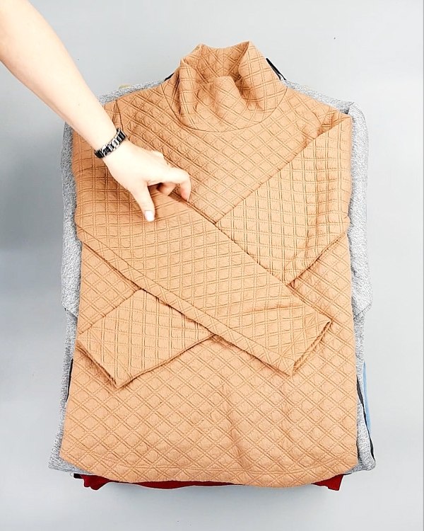 Фотография  388 - SWEATSHIRT CAN 084#10 кг, ЛОТ №7619 оптом в Махачкале и Дагестане