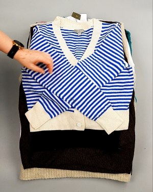 Фотография  777 - Джемпера СТОК CAN 084#7 кг, ЛОТ №7647 оптом в Махачкале и Дагестане