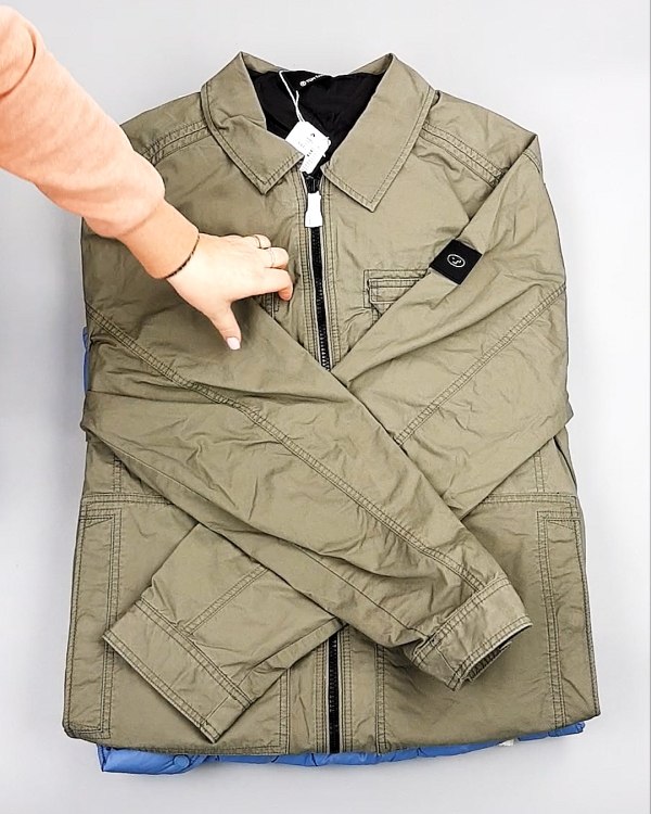 Фотография  606 - Верхняя одежда весна TOM TAILOR 124#7,8 кг, ЛОТ №7581 оптом в Махачкале и Дагестане