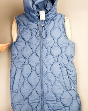 Фотография  536 - Верхняя одежда весна TOM TAILOR 124#7,8 кг, ЛОТ №7581 оптом в Махачкале и Дагестане