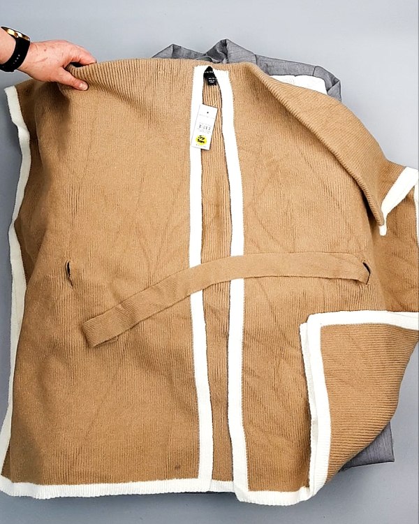 Фотография  817 - Кардиганы СТОК CAN 084#7 кг, ЛОТ №7673 оптом в Махачкале и Дагестане