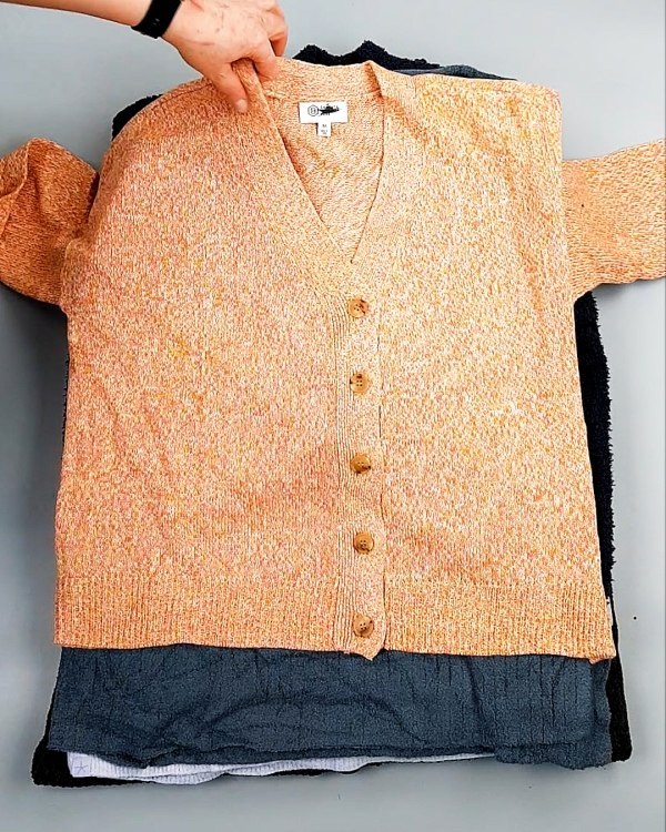 Фотография  282 - Джемпера СТОК CAN 084#7 кг, ЛОТ №7648 оптом в Махачкале и Дагестане