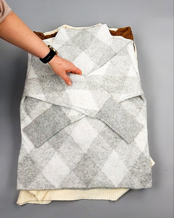 Фотография  942 - Джемпера СТОК CAN 084#7 кг, ЛОТ №7651 оптом в Махачкале и Дагестане