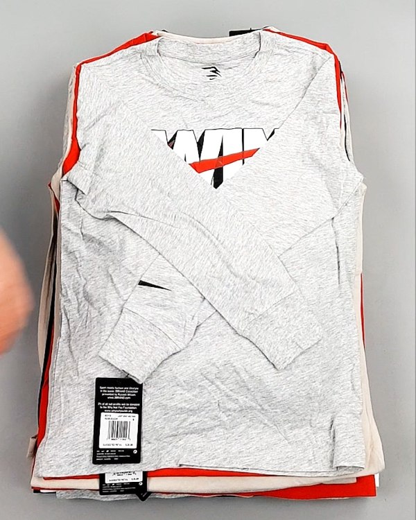 Фотография  740 - Тонковки детские NIKE CAN 084#5 кг, ЛОТ №7969 оптом в Махачкале и Дагестане