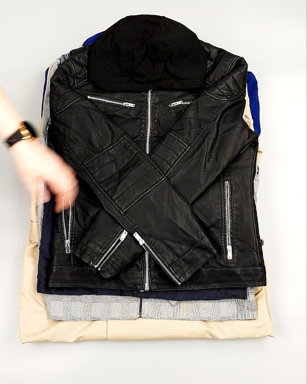 Фотография  101 - Ветровки м/ж C&A 025#10 кг, ЛОТ №7864 оптом в Махачкале и Дагестане