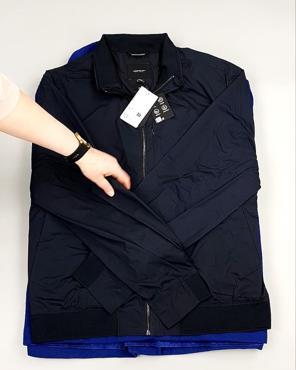 Фотография  638 - Ветровки м/ж C&A 025#10 кг, ЛОТ №7865 оптом в Махачкале и Дагестане