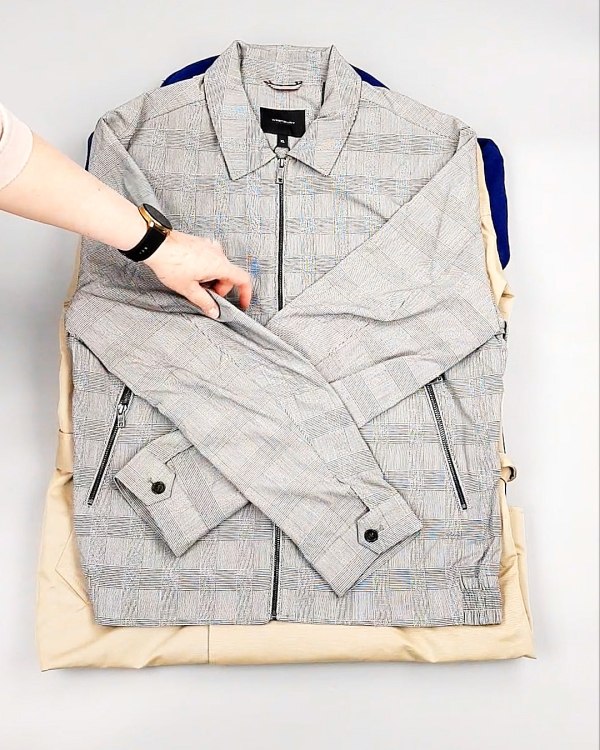 Фотография  707 - Ветровки м/ж C&A 025#10 кг, ЛОТ №7864 оптом в Махачкале и Дагестане