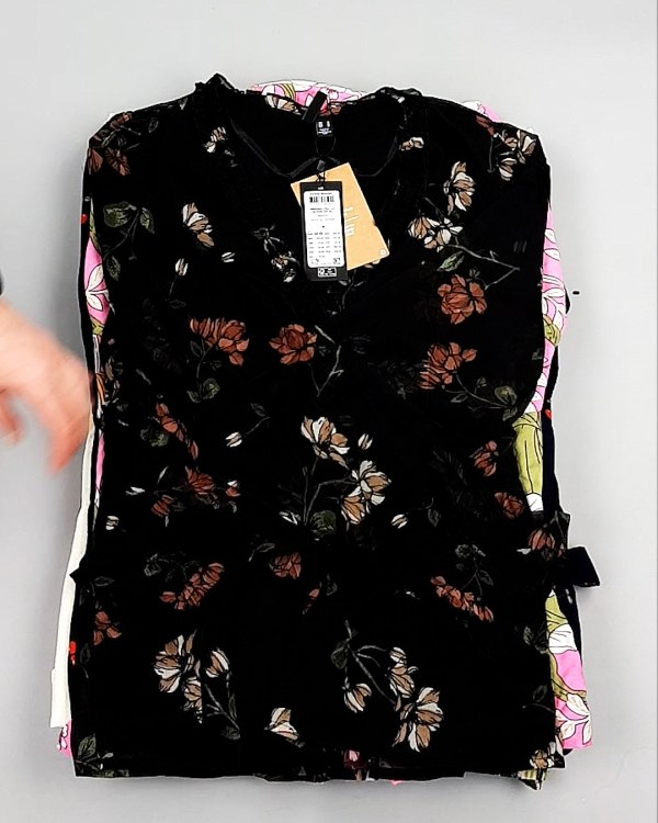 Фотография  989 - Блузки Bestseller 44#5 кг оптом в Махачкале и Дагестане