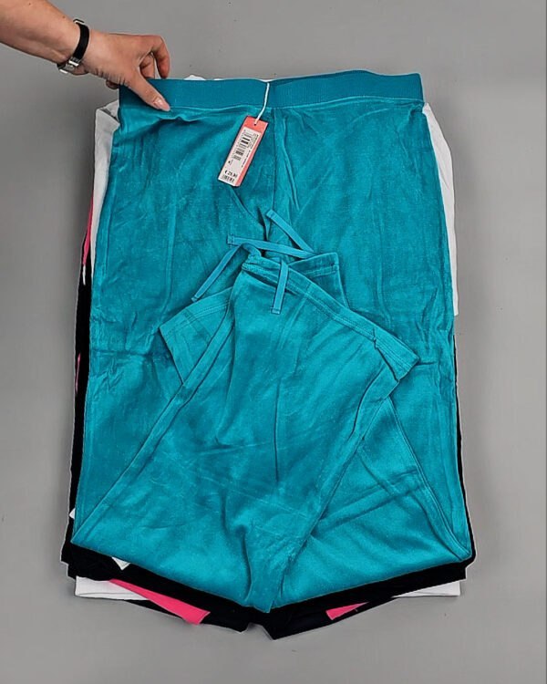 Фотография  334 - Спортивные костюмы  AD83#4 шт, ЛОТ №8637 оптом в Махачкале и Дагестане