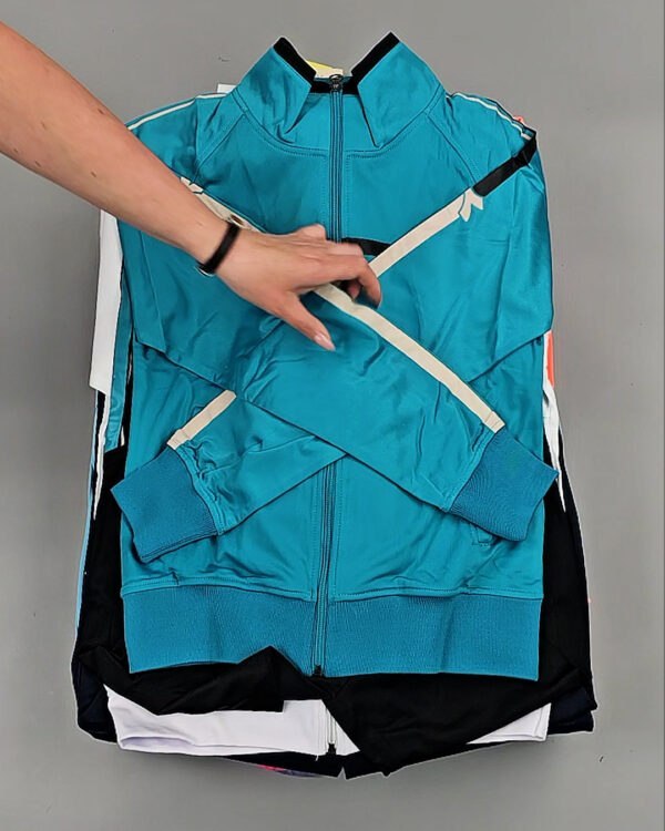 Фотография  612 - Спортивные костюмы  AD83#10 шт, ЛОТ №8640 оптом в Махачкале и Дагестане