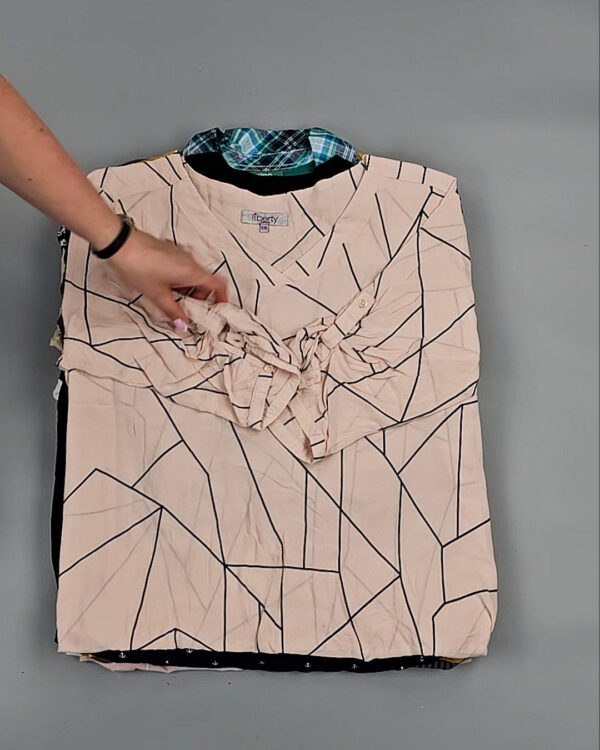 Фотография  946 - Блузки S#10 кг, ЛОТ № ВК0104 оптом в Махачкале и Дагестане