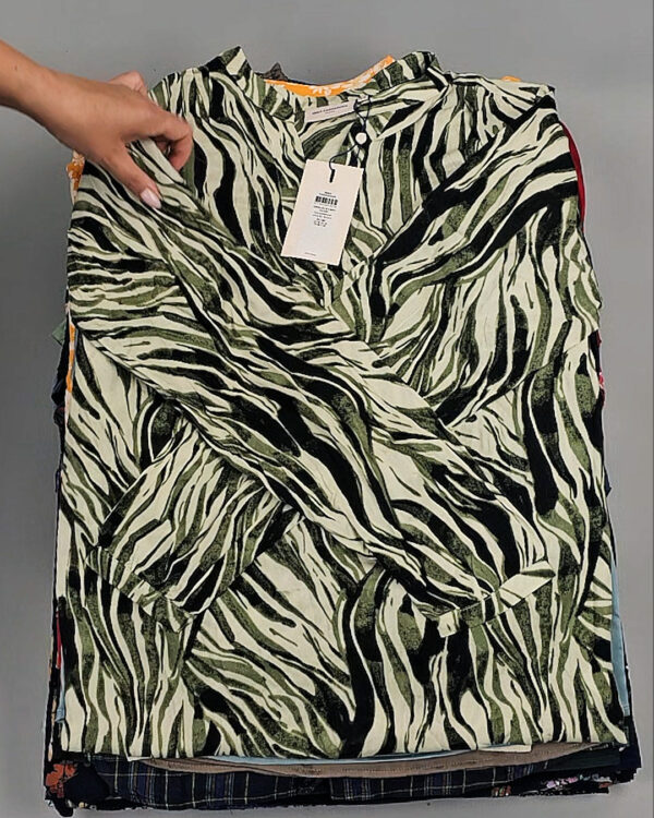 Фотография  393 - Блузки+Джемпера Bestseller Summer 045 B#8,5 кг, ЛОТ №9039 оптом в Махачкале и Дагестане