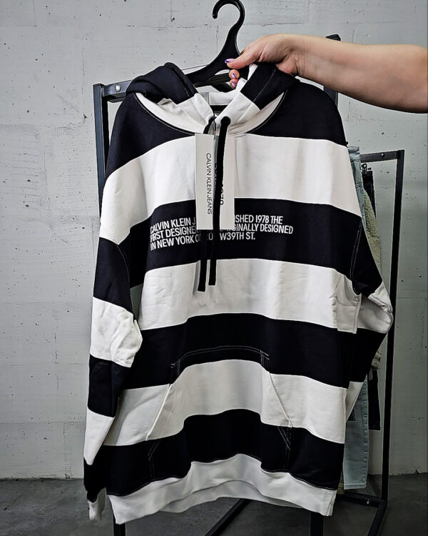 Фотография  563 - LACOSTE, CALVIN KLEIN, TOMMY HILFIGER, GUESS + 075#20 шт, ЛОТ №9072 оптом в Махачкале и Дагестане