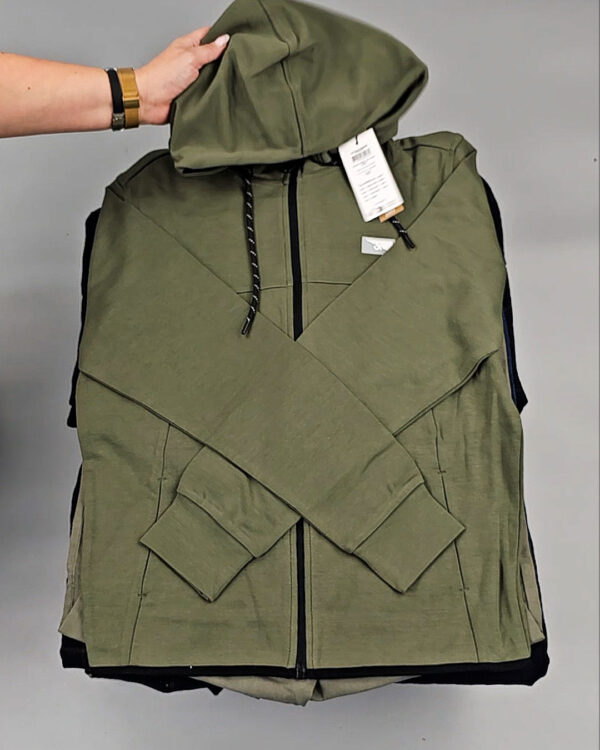 Фотография  897 - Мужской зимний микс JACK JONES, 20 кг, ЛОТ № СТ-9266 оптом в Махачкале и Дагестане