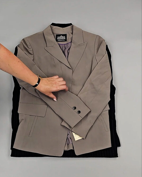 Фотография  693 - Жакеты Корея 085#10 кг, ЛОТ № СТ-9240 оптом в Махачкале и Дагестане