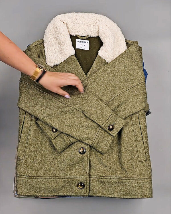 Фотография  910 - Ветровки женские CAN 104#11,5 кг, ЛОТ СТ-9401 оптом в Махачкале и Дагестане