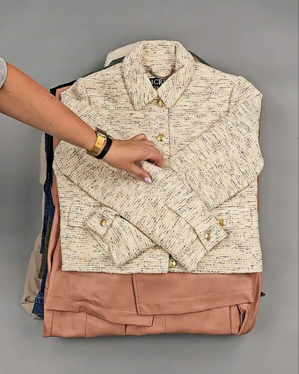 Фотография  816 - Ветровки женские CAN 104#12,4 кг, ЛОТ СТ-9403 оптом в Махачкале и Дагестане