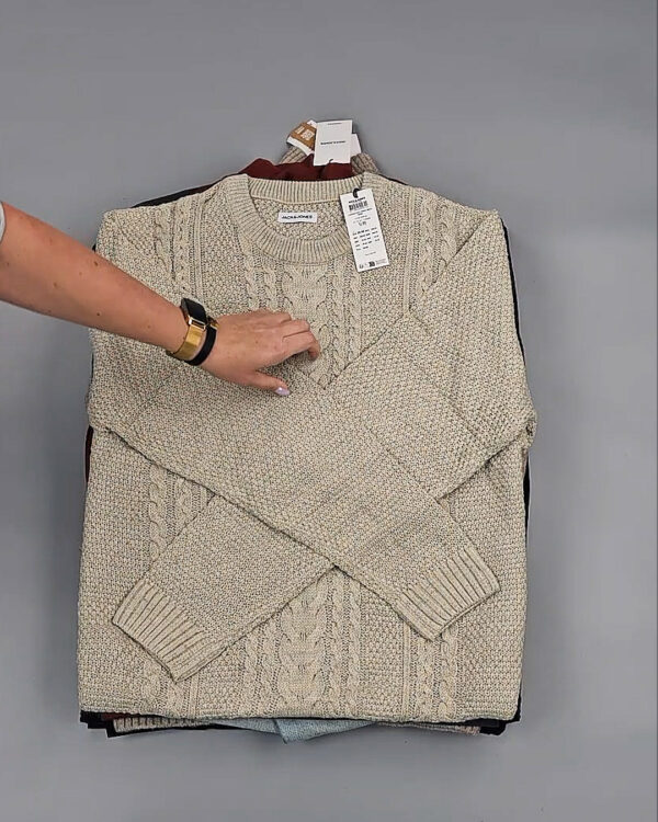 Фотография  390 - Мужской зимний микс JACK JONES, 20 кг, ЛОТ № СТ-9442 оптом в Махачкале и Дагестане