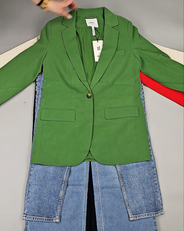 Фотография  210 - DK+Bestseller 085#16 кг, ЛОТ СТ-9952 оптом в Махачкале и Дагестане