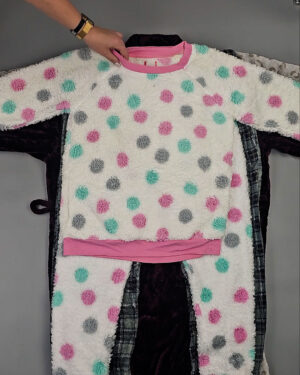 Фотография  892 - Халаты+пижамы флис Англия (SLEEPWEAR PREMIUM)#20 кг, ЛОТ СХ-0289 оптом в Махачкале и Дагестане